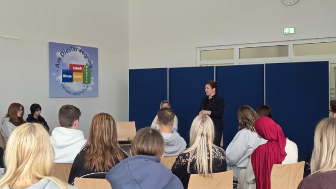 Besuch der Justizministerin Weidinger, GmS "Am Diesterwegring"